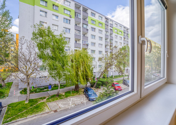 = PRENAJATÉ =Na prenájom kancelária 17 m2 Wolkrova, Bratislava V – Petržalka