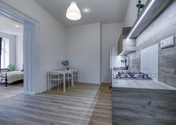 Štýlový 3-izbový byt s vysokými stropmi v centre Starého Mesta – ideálny na bývanie či Airbnb