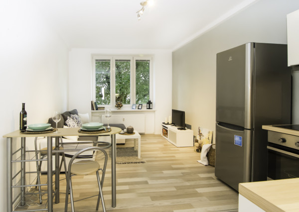 = PRENAJATÉ= 2 izbový byt s PARKOVANÍM, ul. Zvolenská, Ružinov II - Mlynské nivy