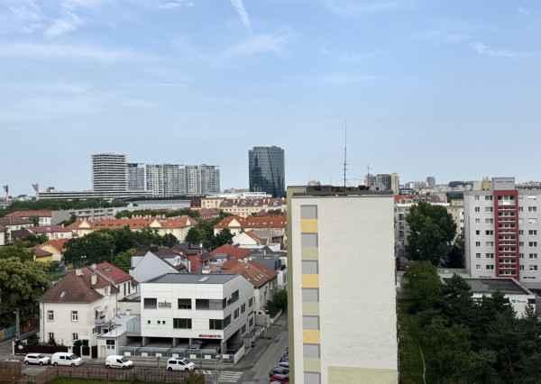 =PREDANÉ=3izb.byt s loggiou a garážou vhodný na rekonštrukciu vo výbornej lokalite