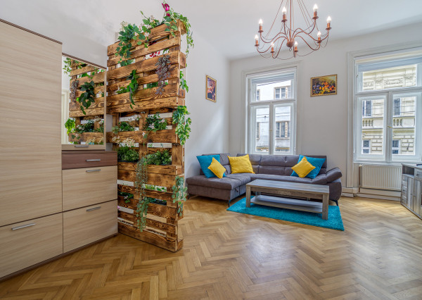 Krásny staromestský kompletne zariadený 2izb byt na Palisádoch na prenájom