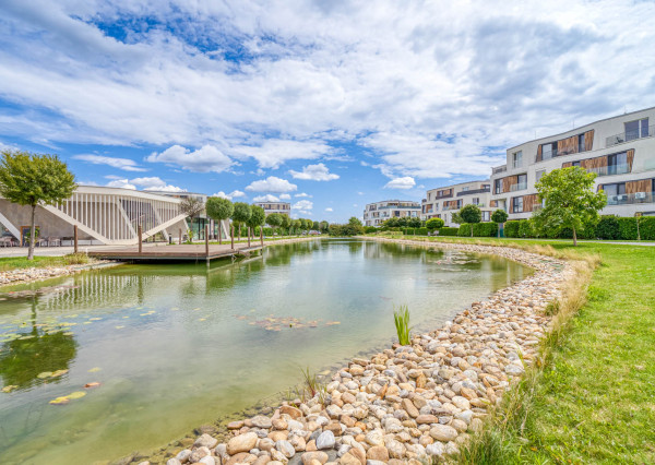 Príjemný 3-izbový byt s predzáhradkou a parkovaním TRI VODY - MALINOVO