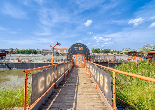 Pontón v TOP lokalite na Tyršovom nábreží