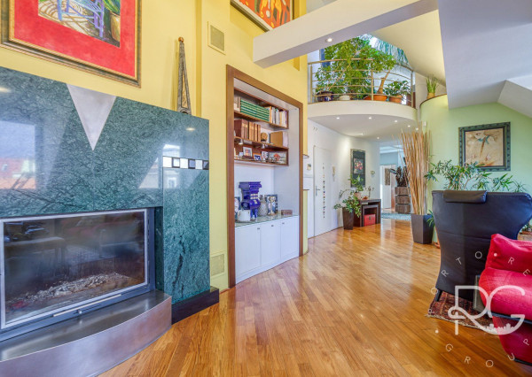 Pôsobivý staromestský byt s veľkou terasou s krásnym výhľadom