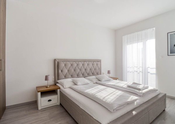 Štýlový kompletne zariadený 2 izbový apartmán s terasou - odpočet DPH