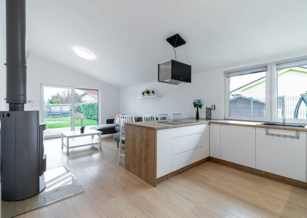 Moderný zariadený 4izb bungalov na 7árovom pozemku 20 min.od BA