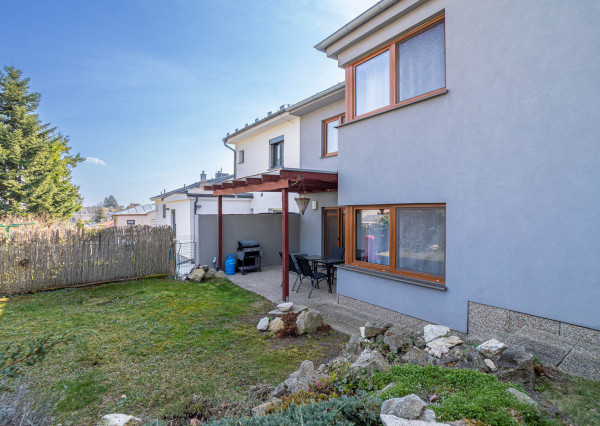 Priestranný 5-izbový RD s terasami a záhradou na Kolibe, ul. Bellova