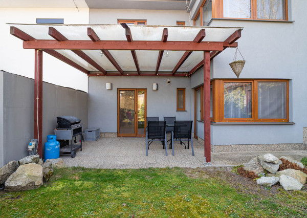 Priestranný 5-izbový RD s terasami a záhradou na Kolibe, ul. Bellova