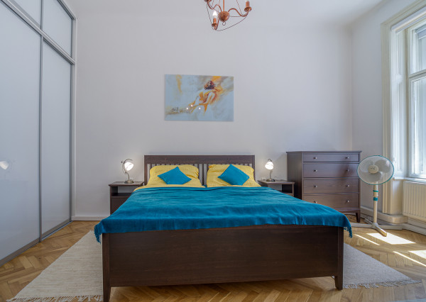 Krásny staromestský kompletne zariadený 2izb byt na Palisádoch na prenájom