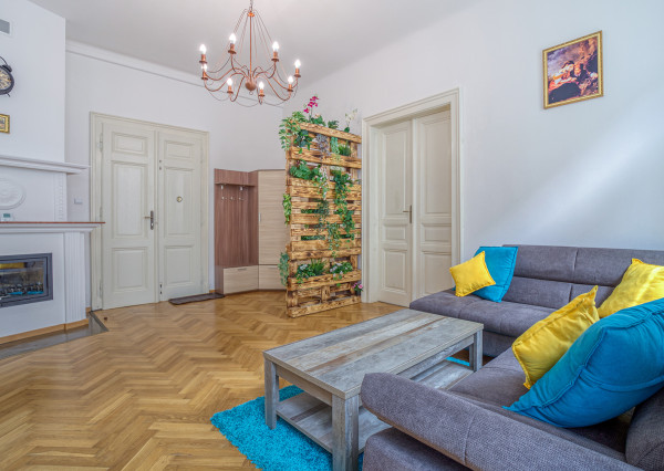 Krásny staromestský kompletne zariadený 2izb byt na Palisádoch na prenájom