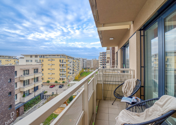 =PRENAJATÉ=Moderný klimatizovaný kompletne zariadený 2 izb byt s balkónom, pivnicou a parkovaním