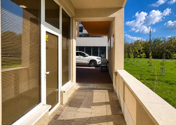 MODERNÝ NEBYTOVÝ PRIESTOR 93 m² + 3 PARKOVACIE MIESTA | ANTOLSKÁ, PETRŽALKA
