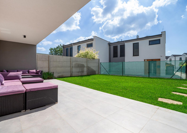 Moderný 4 – izbový RD so záhradou a terasou v projekte MAGNÓLIA VILLAGE, SENEC