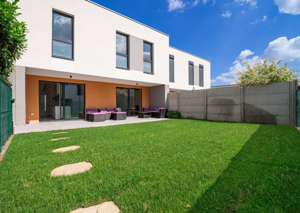 Moderný 4 – izbový RD so záhradou a terasou v projekte MAGNÓLIA VILLAGE, SENEC
