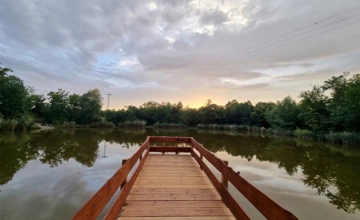 =PREDANÉ= Pekný RD s nádhernou záhradou a priestranným pozemkom vo Hviezdoslavove - fotografia 33