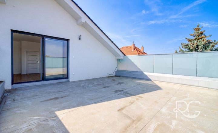 =PRENAJATÉ= Exkluzívny úplne nový 6izb RD vo Štvrtku na Ostrove na prenájom - fotografia 34