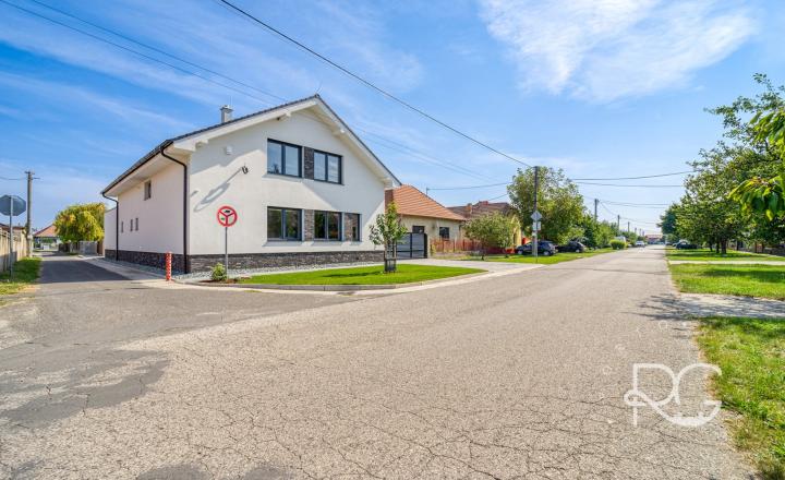 =PRENAJATÉ= Exkluzívny úplne nový 6izb RD vo Štvrtku na Ostrove na prenájom - fotografia 36