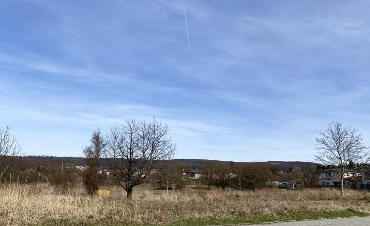Stavebný pozemok s krásnym výhľadom v lukratívnej lokalite v Záhorskej Bystrici