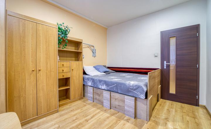 = PREDANÉ= Staromestské bývanie v 3,5-izbovom byte v Bratislave I – Krížna ulica - fotografia 14