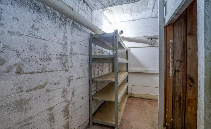 = PREDANÉ= Staromestské bývanie v 3,5-izbovom byte v Bratislave I – Krížna ulica - fotografia 30