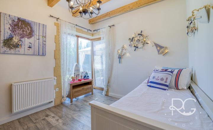 =PREDANÉ=Krásny dizajnový 4i RD v lukratívnej lokalite na Veľkom jazere v Rovinke - fotografia 19