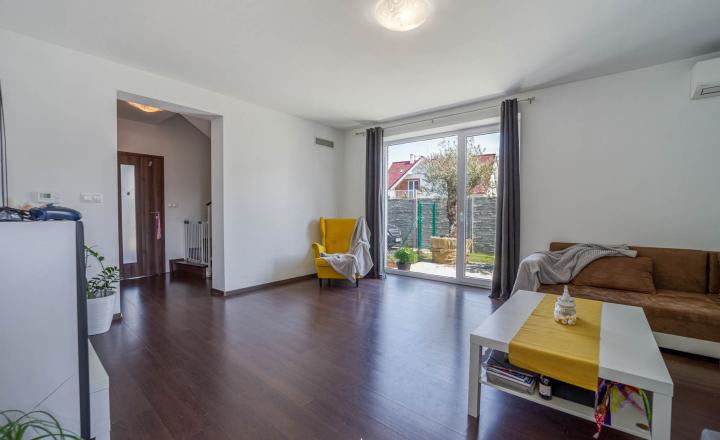 Posledný 5izb RD kompletne zariadený s garážou v krásnom prostredí v Čilistovskej lagúne - fotografia 4