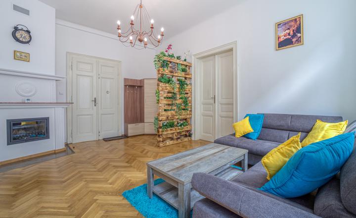 =PRENAJATÉ=Krásny staromestský kompletne zariadený 2izb byt na Palisádoch na prenájom - fotografia 2