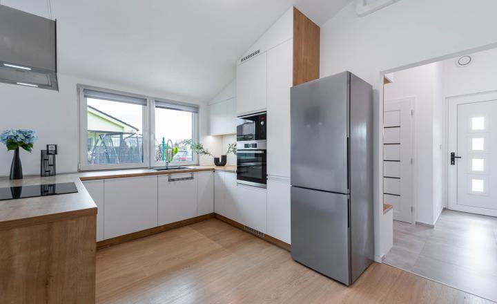 =PREDANÉ=Moderný zariadený 4izb bungalov na 7árovom pozemku 20 min.od BA - fotografia 9