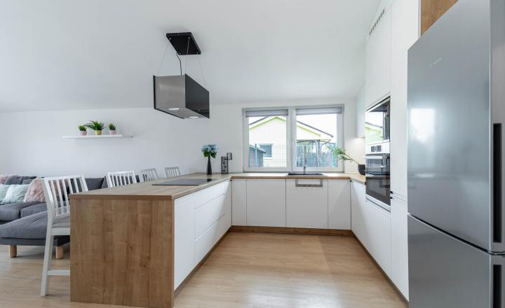 =PREDANÉ=Moderný zariadený 4izb bungalov na 7árovom pozemku 20 min.od BA - fotografia 10