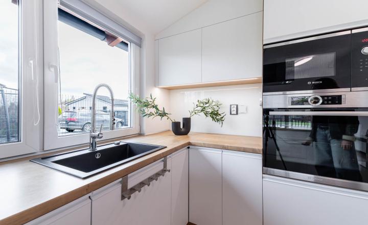 =PREDANÉ=Moderný zariadený 4izb bungalov na 7árovom pozemku 20 min.od BA - fotografia 11