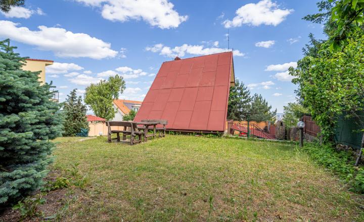 EXKLUZÍVNE NA PREDAJ – záhrada s chatkou a výhľadom na BRATISLAVU - KOLIBA - fotografia 4