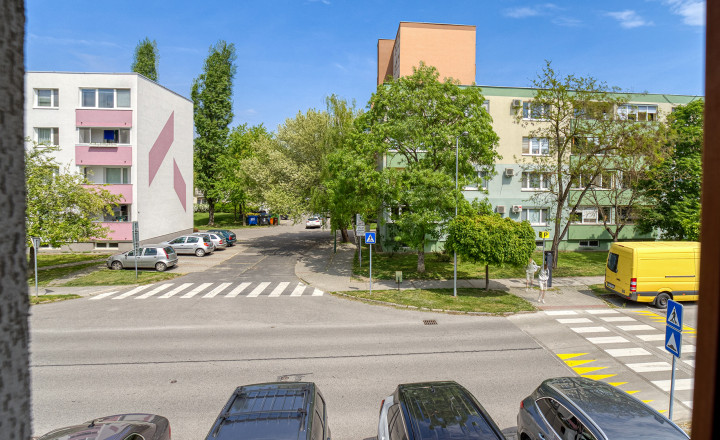 Trojpodlažná polyfunkčná budova v úplnom centre Šamorína na predaj - fotografia 22