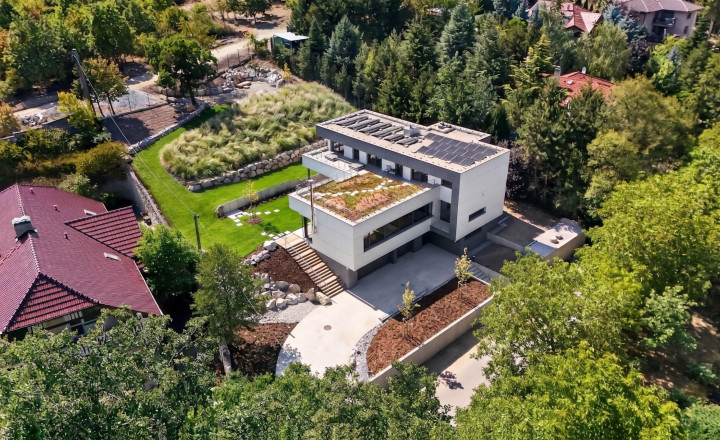 Prémiová nízkoenergetická vila s bazénom, výťahom a trojgarážou v prestížnej lokalite - fotografia 4