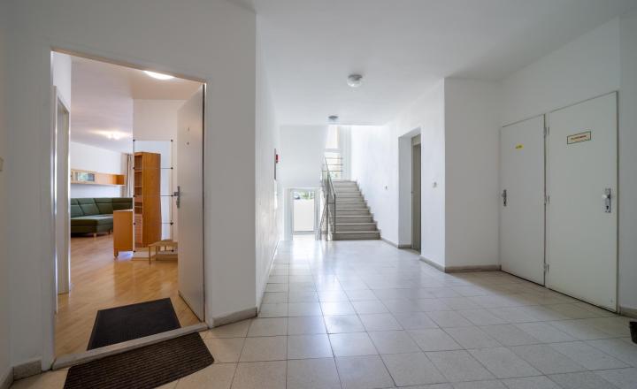 3-izbový byt s parkovaním – Slávičie údolie, Bratislava-Staré Mesto - fotografia 1