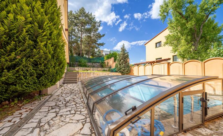 EXKLUZÍVNE NA PREDAJ – záhrada s chatkou a výhľadom na BRATISLAVU - KOLIBA - fotografia 10