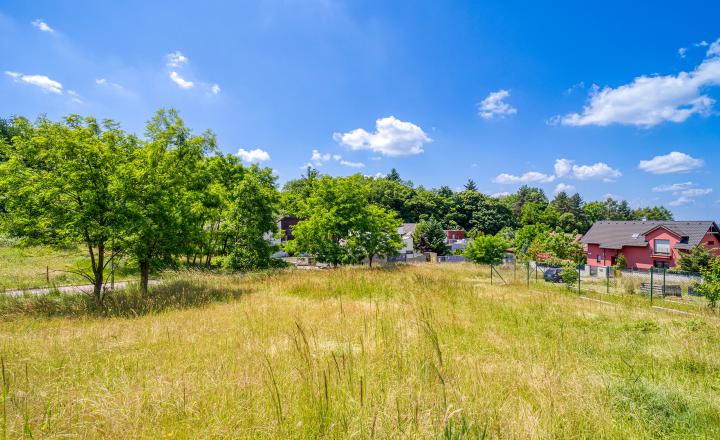 Lukratívny stavebný pozemok pri Bratislave v obci Marianka - fotografia 7