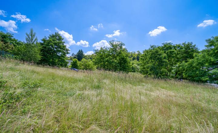 Lukratívny stavebný pozemok pri Bratislave v obci Marianka - fotografia 10