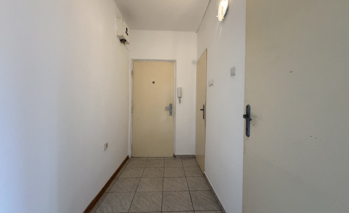 1izb byt s priestrannou logiou s krásnym výhľadom vhodný na rekonštrukciu - fotografia 19