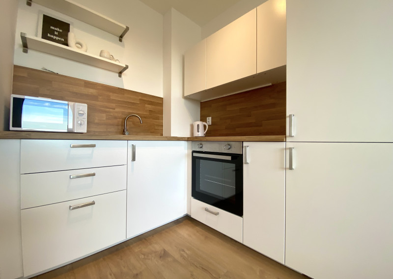 =PRENAJATÉ= Úplne nový zariadený moderný 1izb byt s loggiou, pivnicou a parkovaním v Miloslavove - fotografia 3