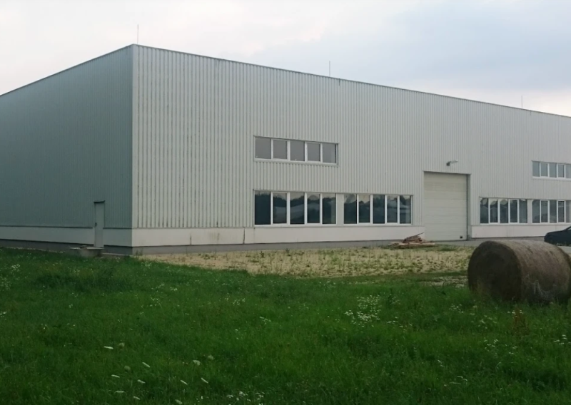 Hala na 225 árovom pozemku v „9225 Dunakiliti Ipari Park“ za SUPER cenu na predaj - fotografia 2