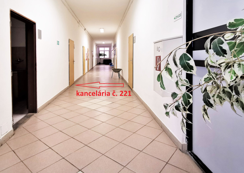 = PRENAJATÉ = Na prenájom kancelária 20 m2 Wolkrova, Bratislava V – Petržalka - fotografia 1