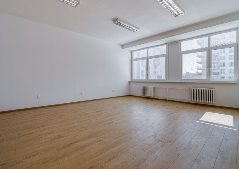 = PRENAJATÉ =Na prenájom kancelária 39,29 m2 Wolkrova, Bratislava V – Petržalka - fotografia 2