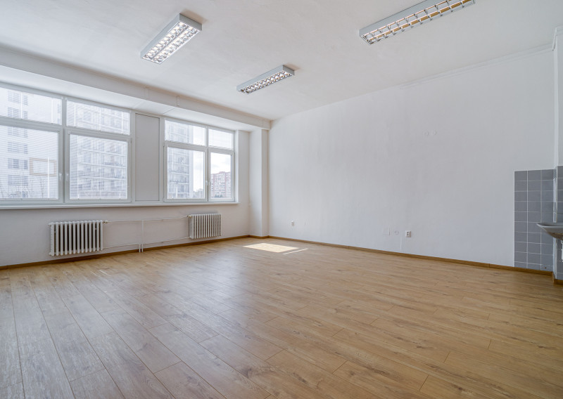 = PRENAJATÉ =Na prenájom kancelária 39,29 m2 Wolkrova, Bratislava V – Petržalka - fotografia 3