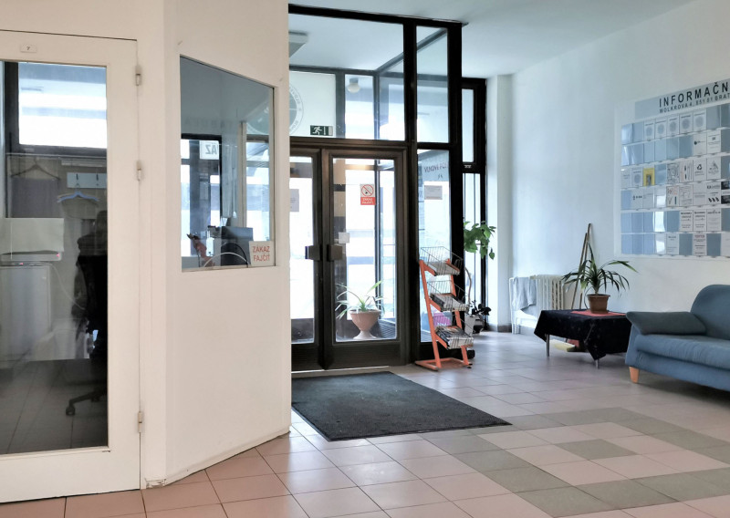 Na prenájom kancelária 18 m2 Wolkrova, Bratislava V – Petržalka - fotografia 1