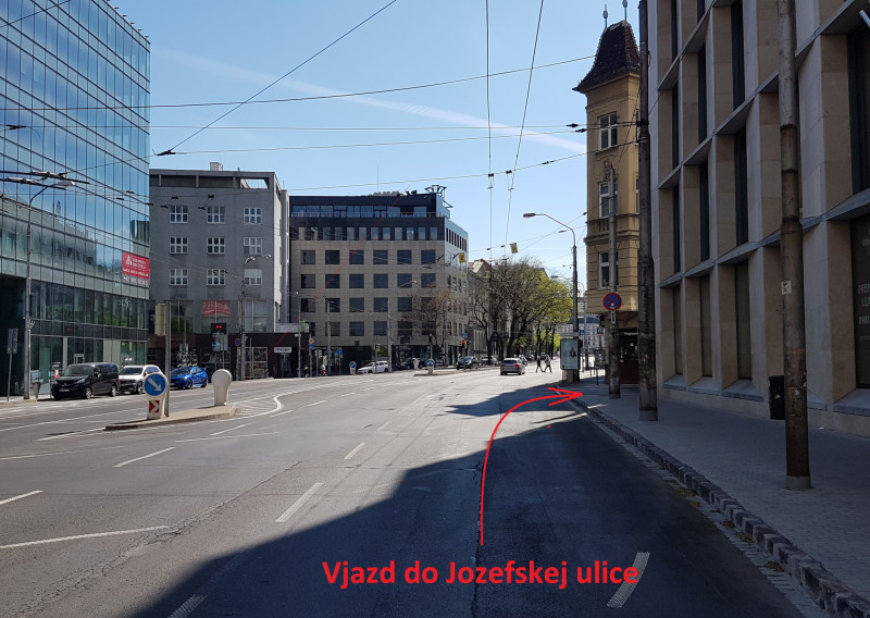 Garážové státie Bratislava I - Staré mesto, ul. Jozefská - fotografia 1